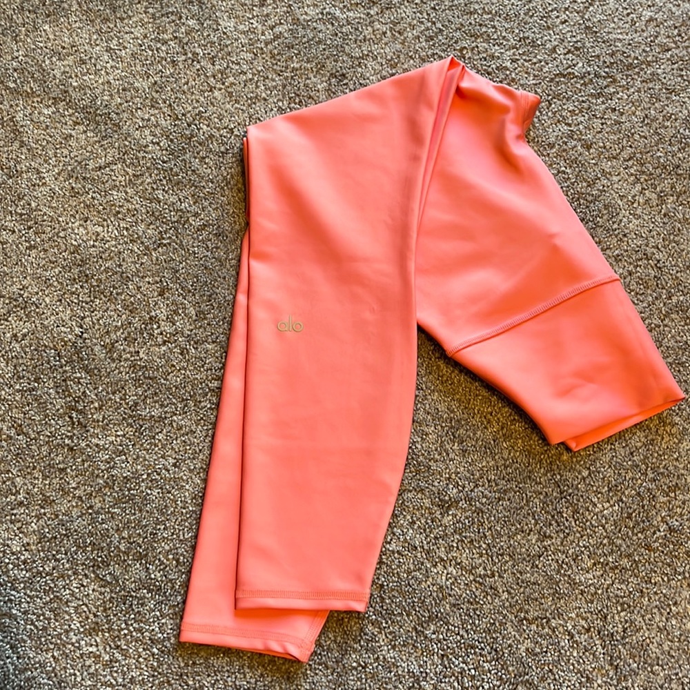 NWOT - ALO leggings - small